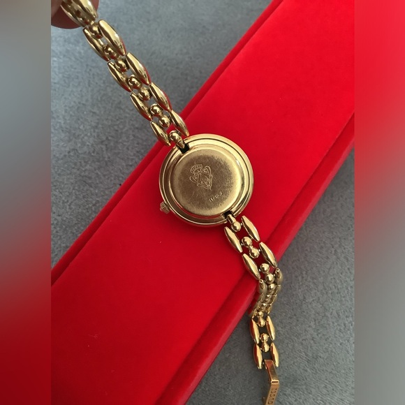 Gucci change bezel watch w/ bezels ππβ€οΈπ€ - Picture 5 of 12